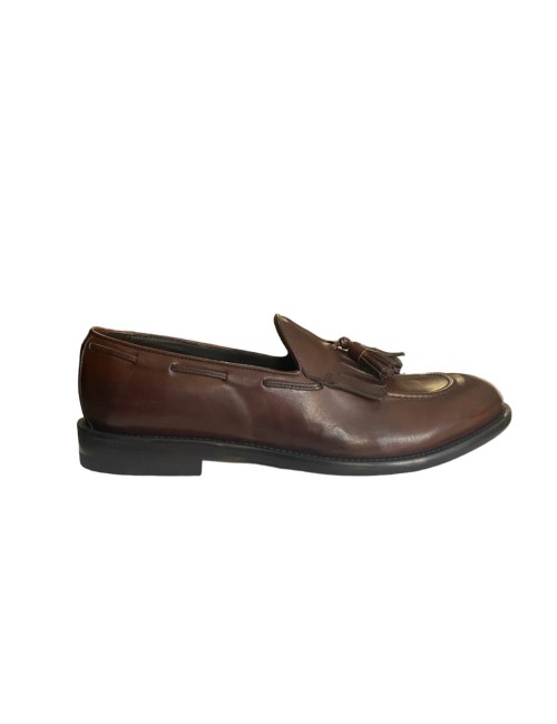 Mocassino marrone con nappa