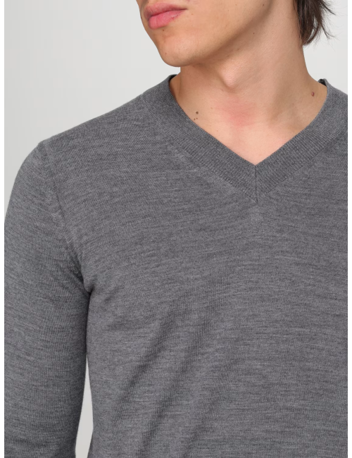 Maglia scollo a punta