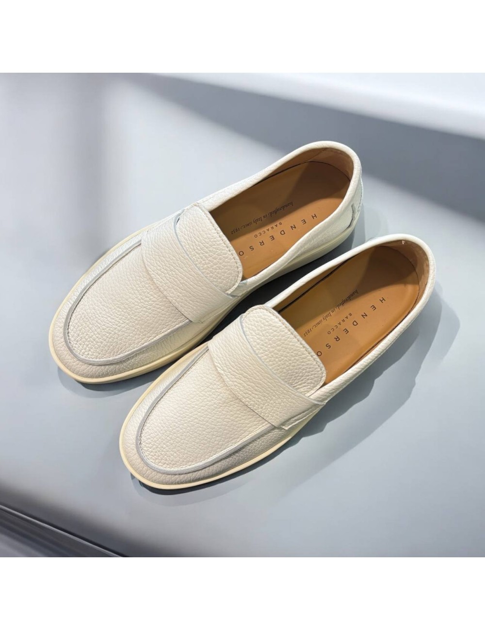 Mocassino leggero gesso