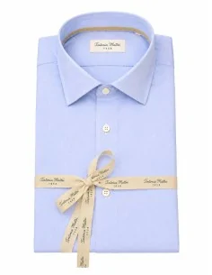 Camicia azzurra collo francese